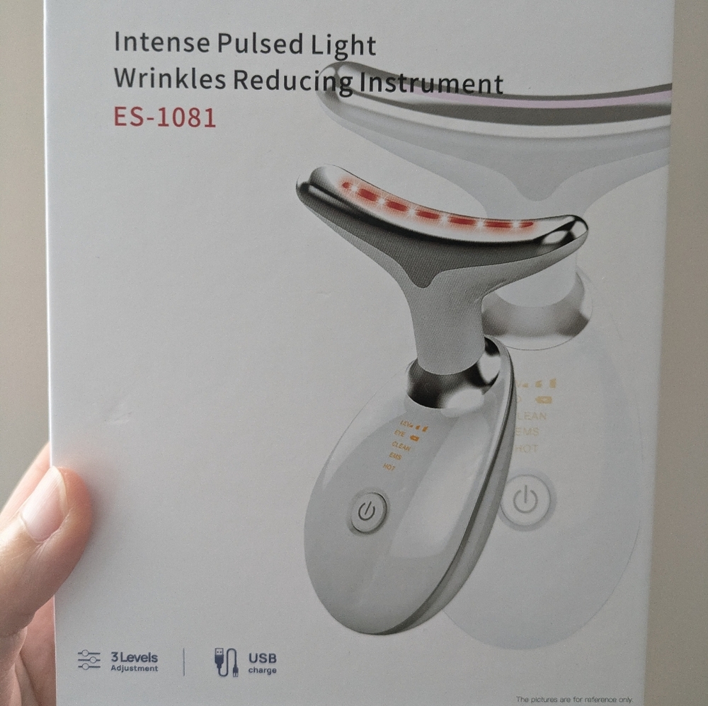 New in Box Light face lift treatment